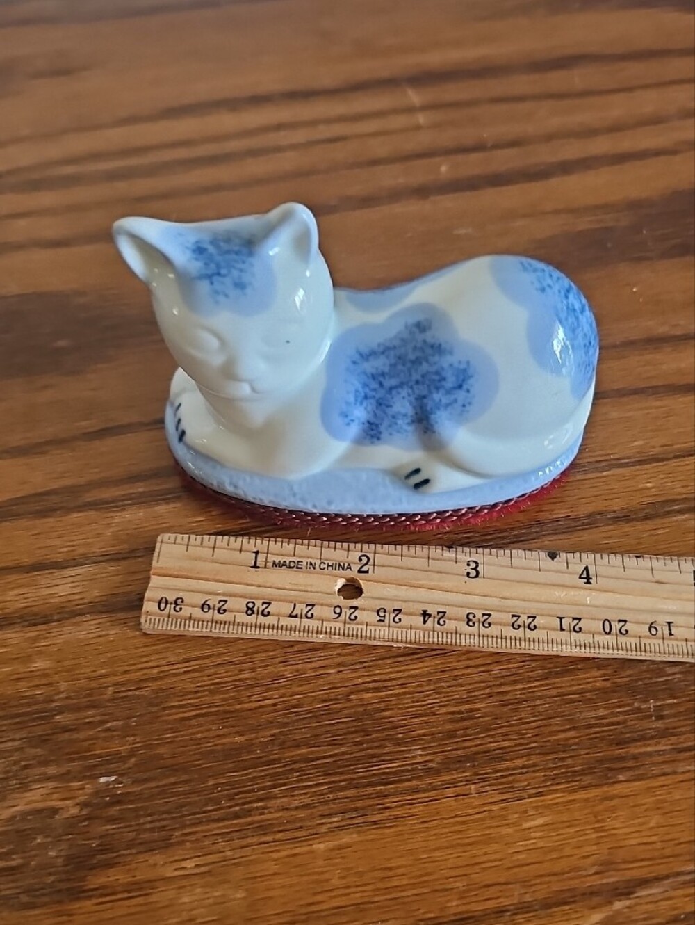 Vintage Ceramic Blue and White Cat Figurine Lint Brush Tote 4 - Picture 6 of 8